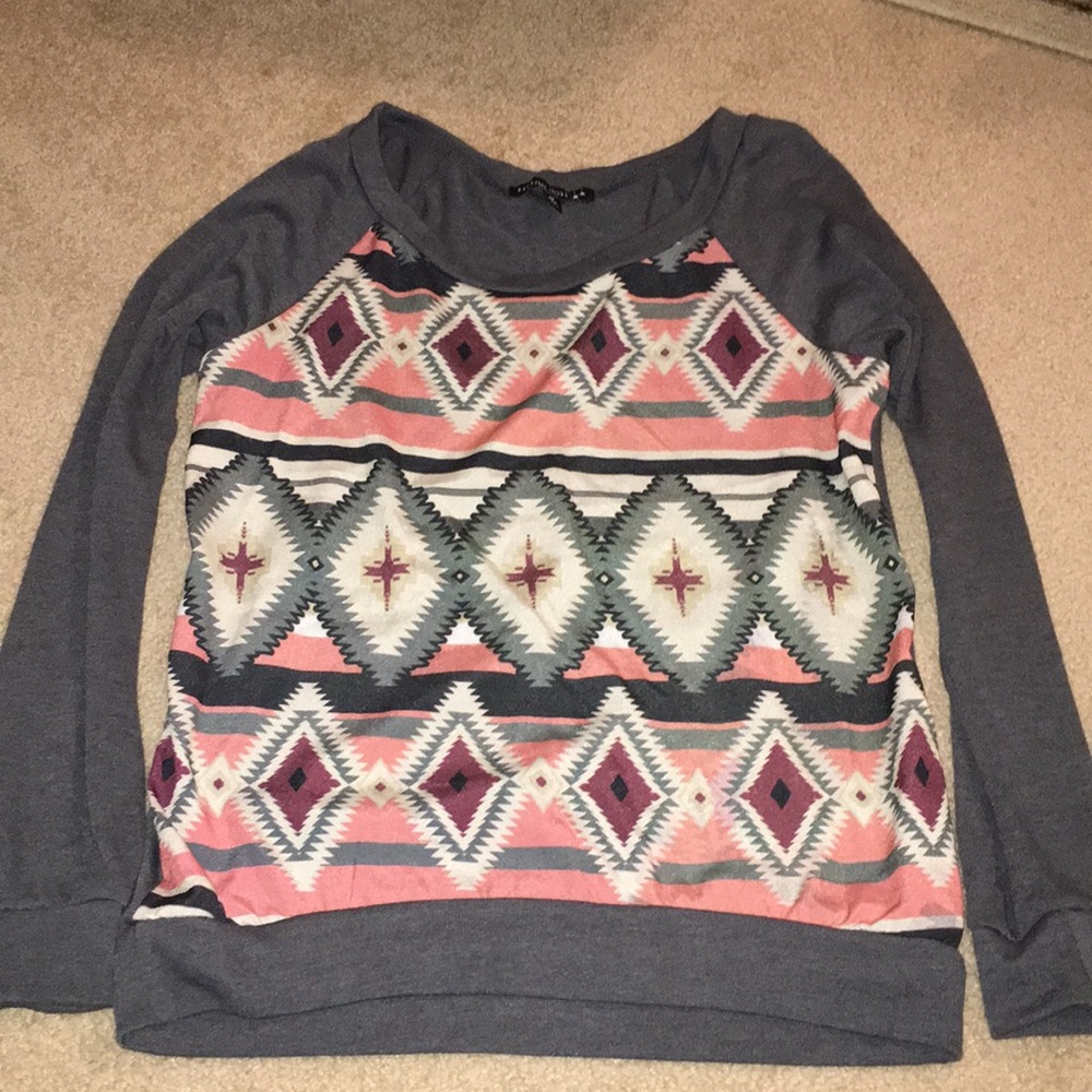 Long sleeve light weight sweater